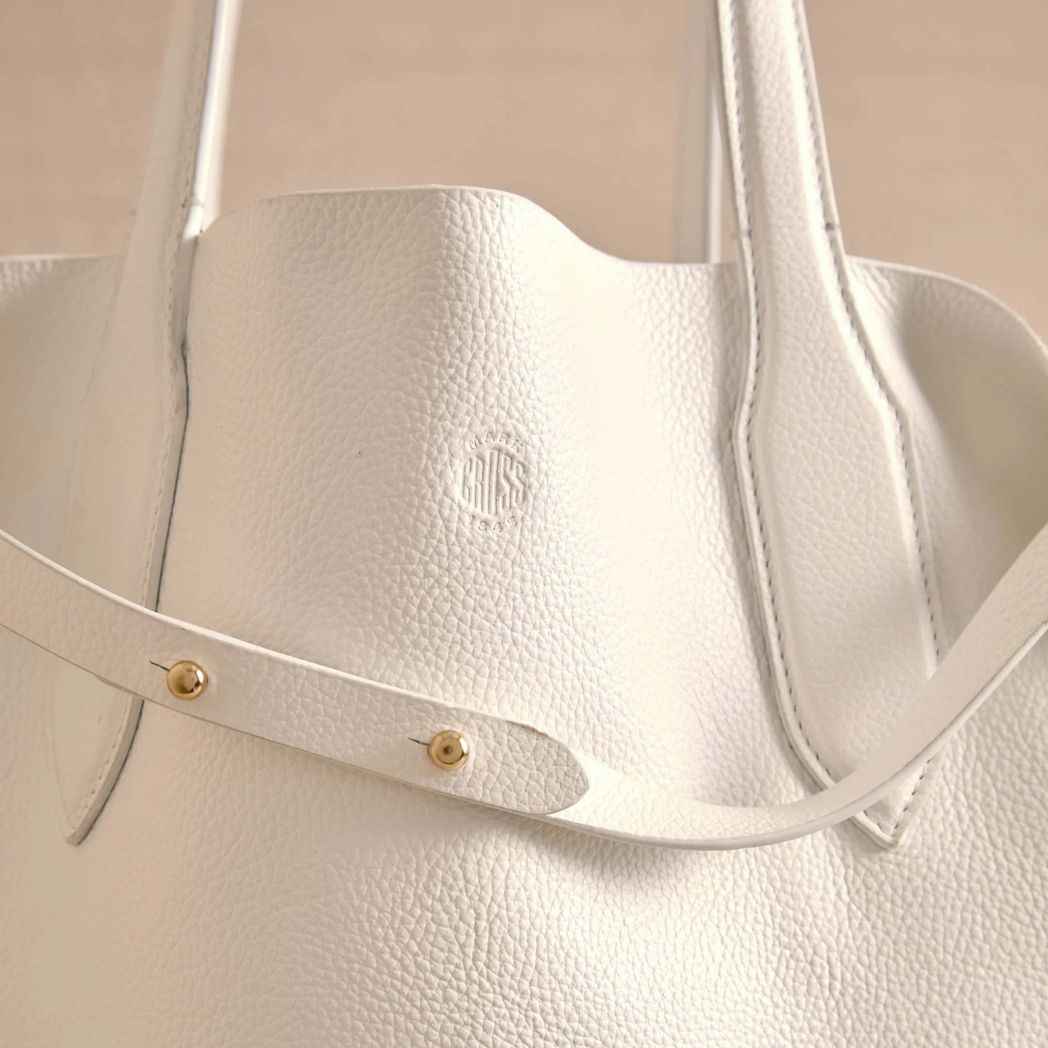E42 in Ivory